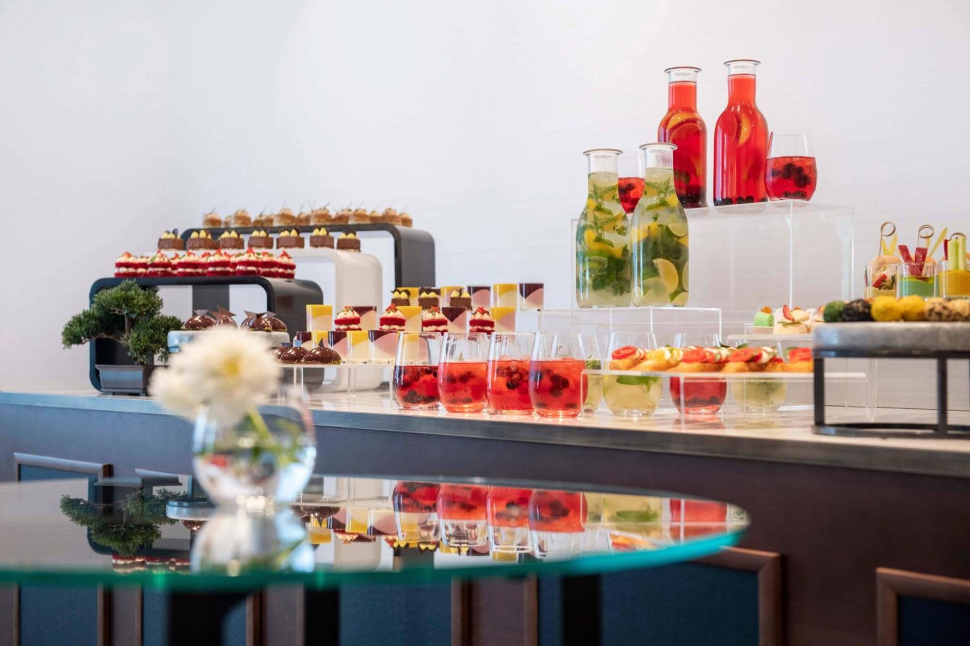 Tbilisi Marriott Hotel Bagian luar foto
