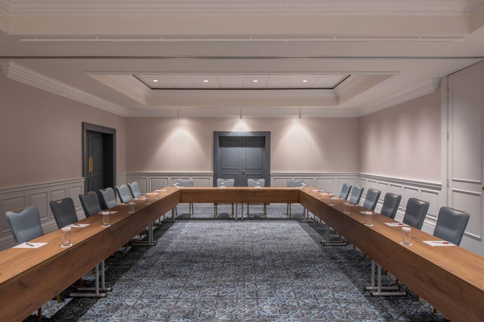 Tbilisi Marriott Hotel Bagian luar foto