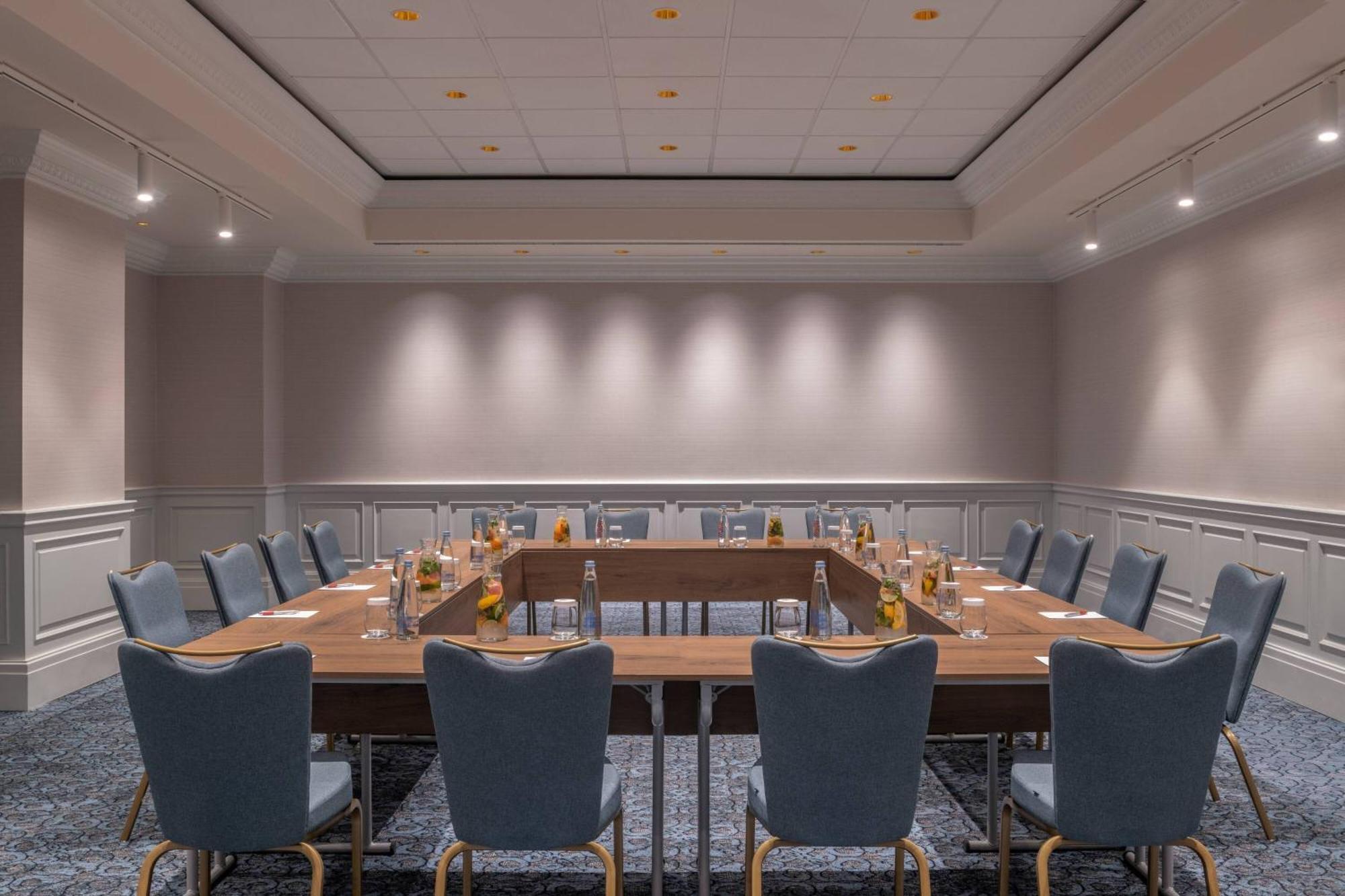 Tbilisi Marriott Hotel Bagian luar foto
