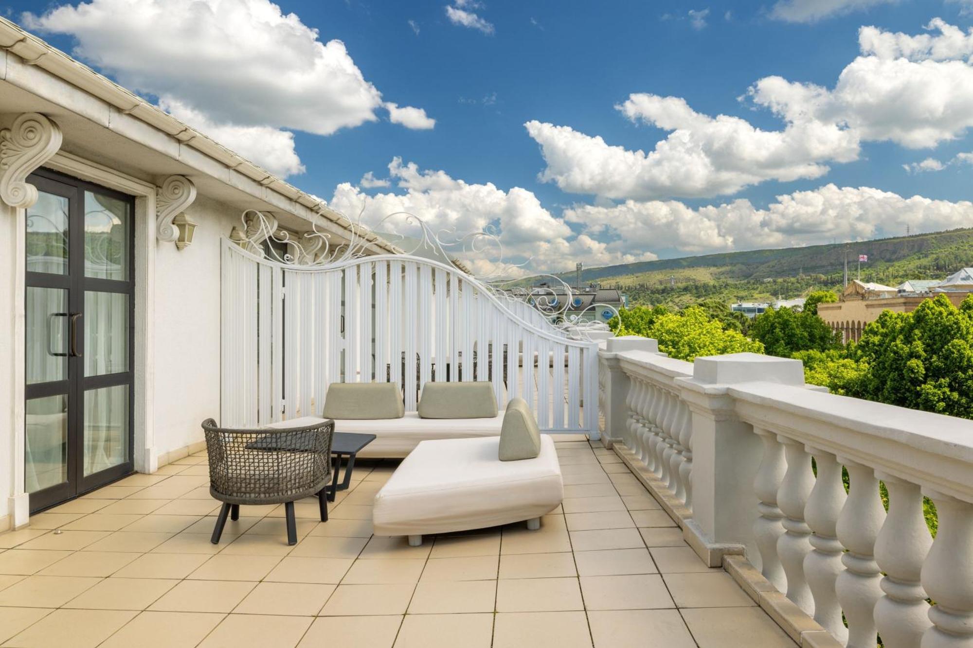 Tbilisi Marriott Hotel Bagian luar foto