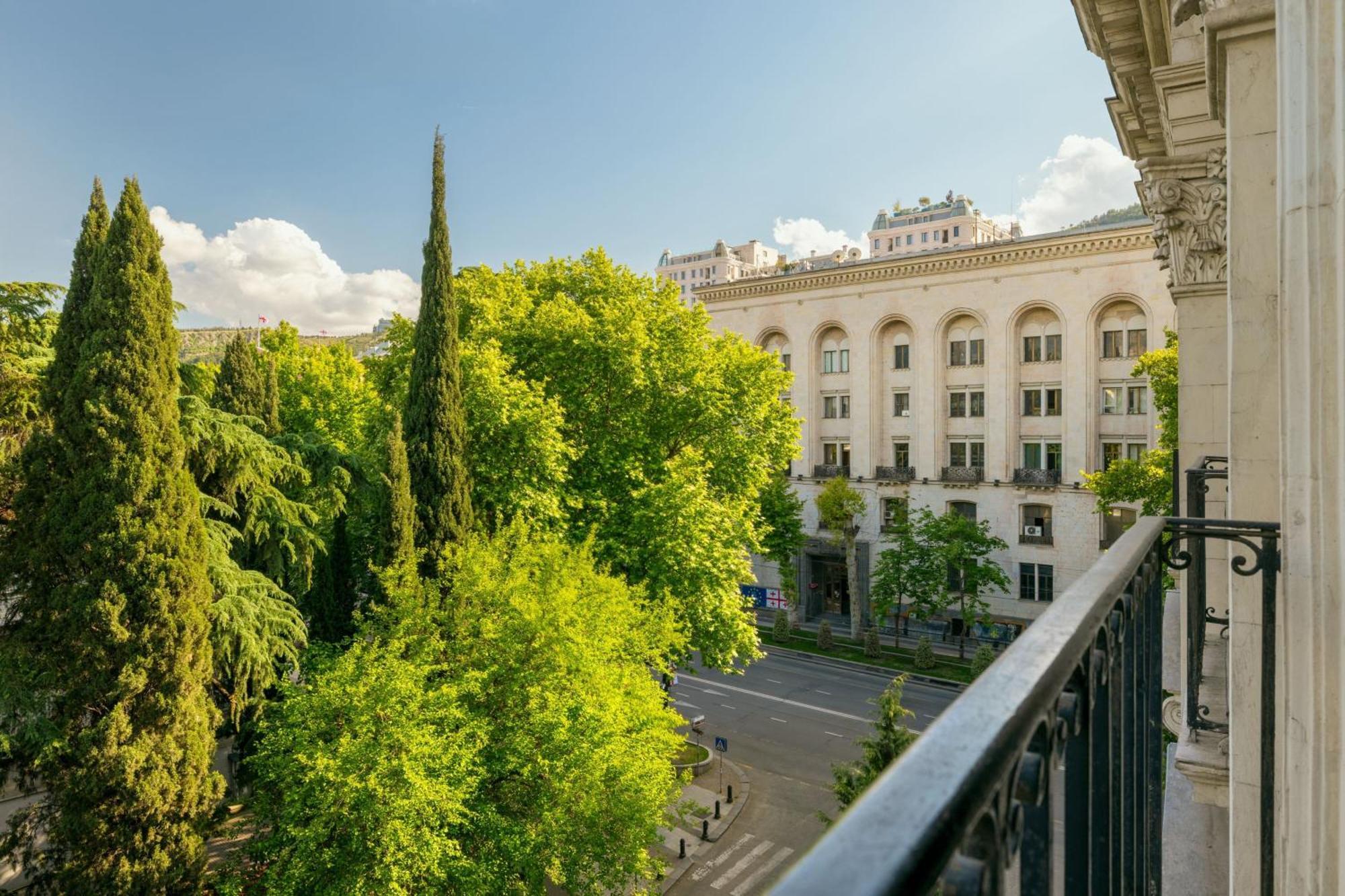 Tbilisi Marriott Hotel Bagian luar foto