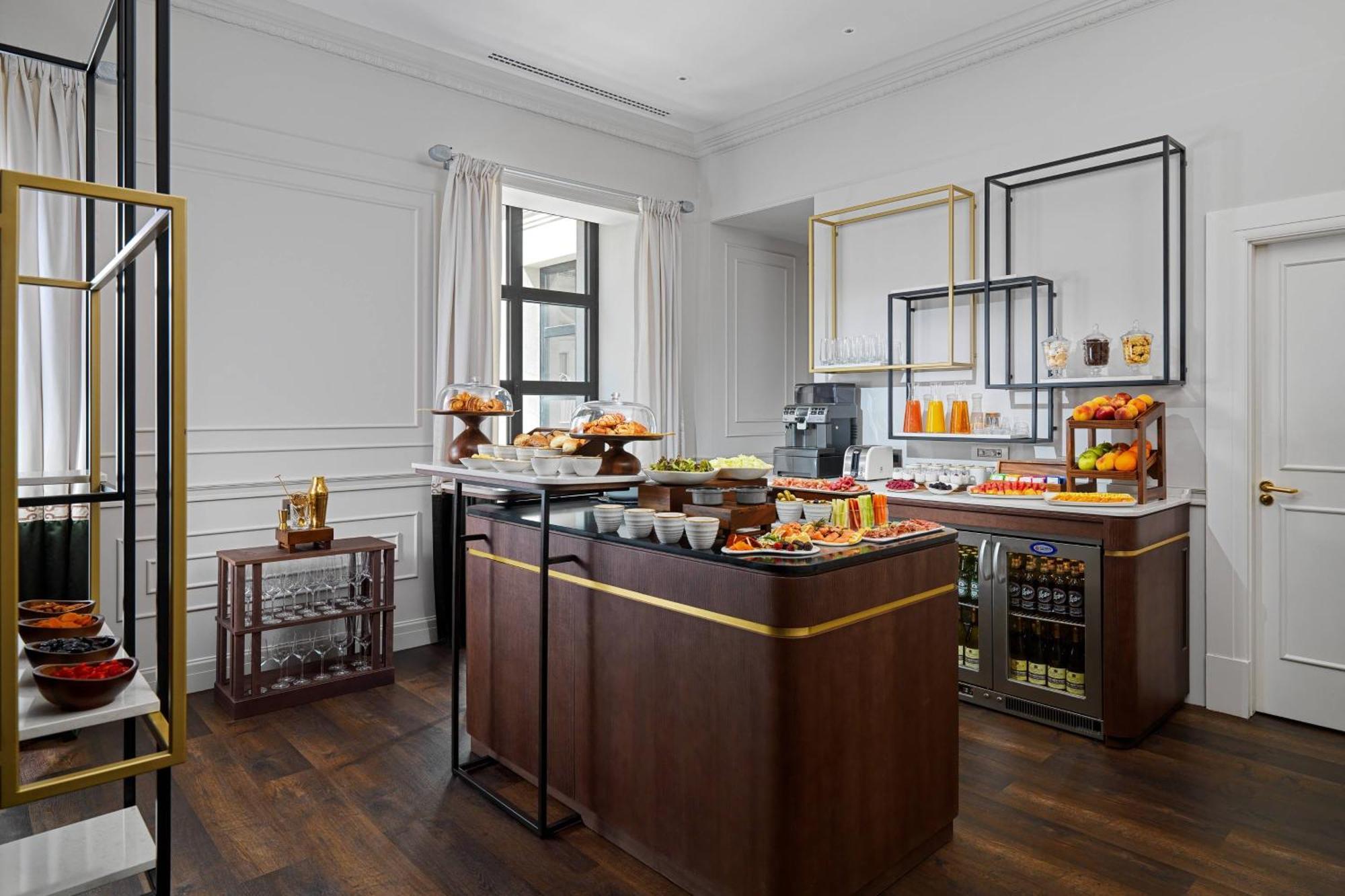 Tbilisi Marriott Hotel Bagian luar foto
