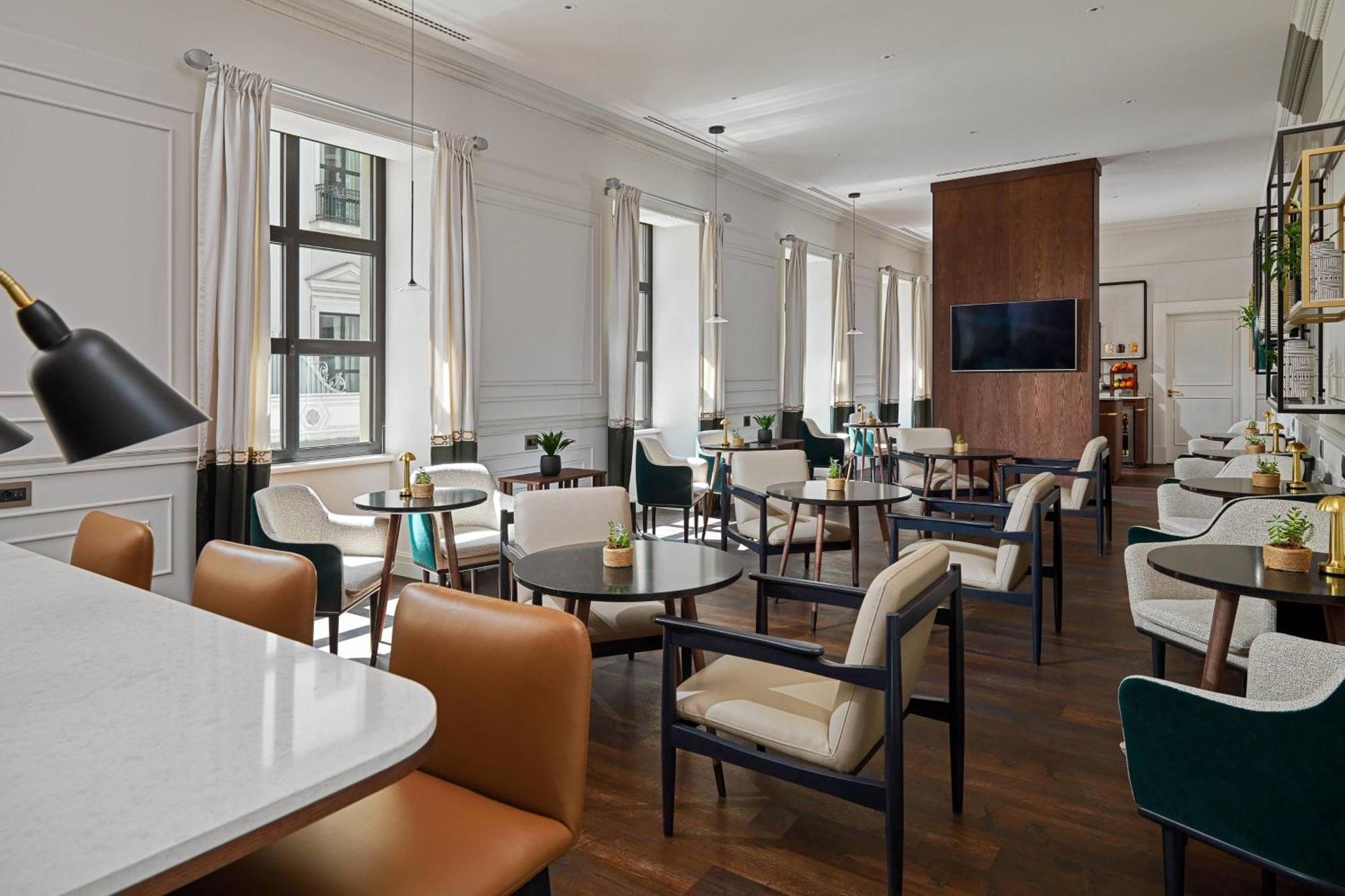 Tbilisi Marriott Hotel Bagian luar foto