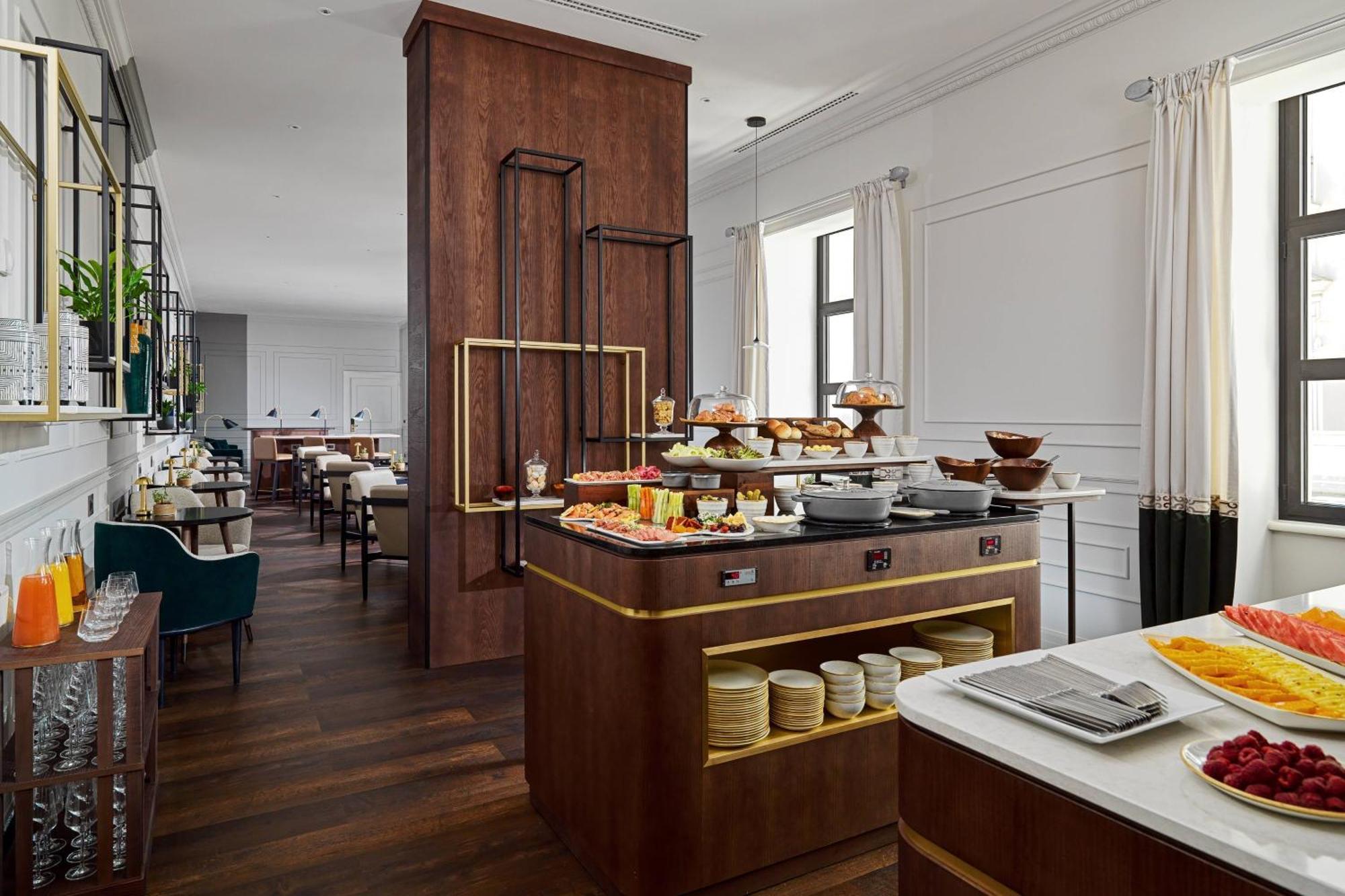 Tbilisi Marriott Hotel Bagian luar foto